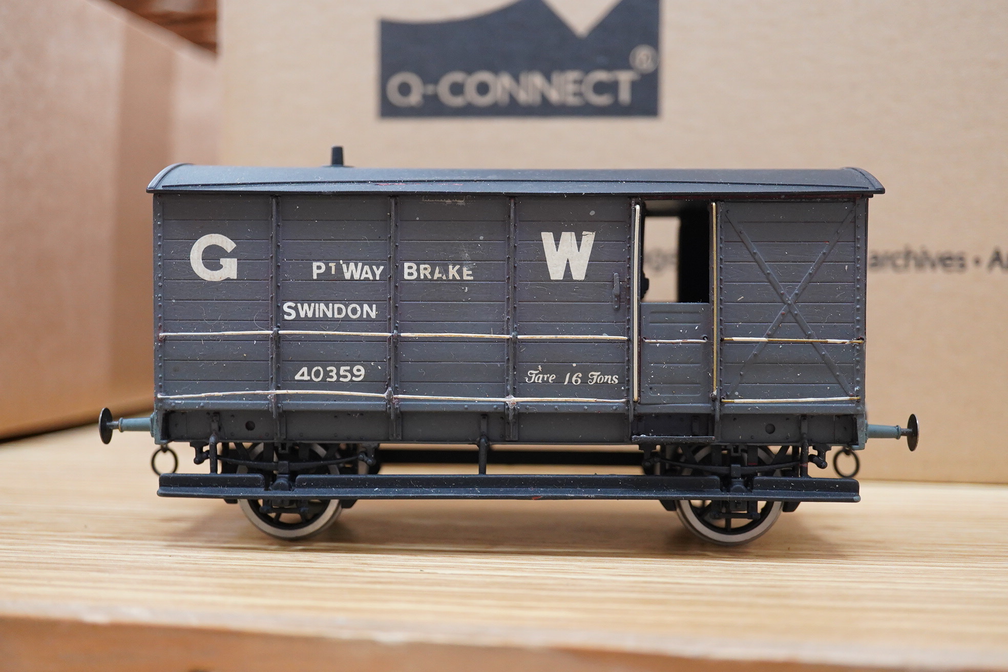Six finescale 0 gauge GWR and private owner’s freight wagons by Cooper-Craft, Peco, etc. including; two GWR box vans, and four open wagons, all kit-built or adapted to a high standard